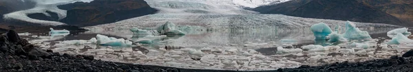 Espetacular lago glaciar amplo panorama na Islândia — Fotografia de Stock