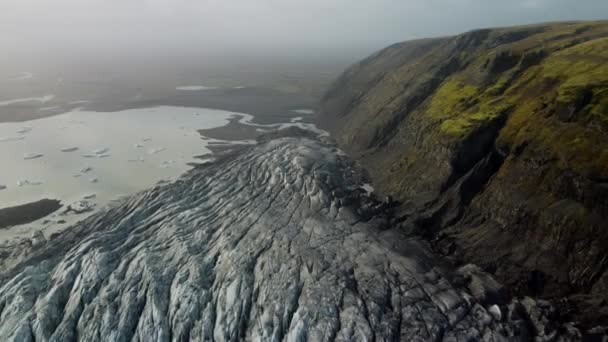 Літаючи над льодовиковим язиком — стокове відео
