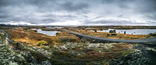 Myvatn lake road under cloudy dark day — Stock Photo, Image