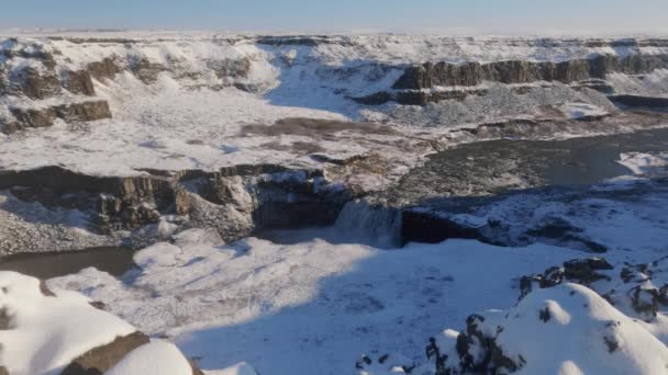 Hafragilsfoss Wasserfall in Zeitlupe über der Schlucht — Stockvideo