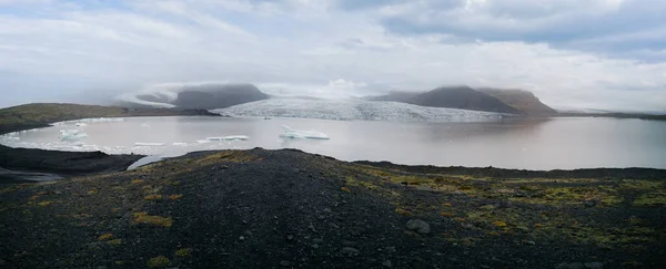 Lengua Glaciar Masiva Con Panorama Lago Icebergs —  Fotos de Stock