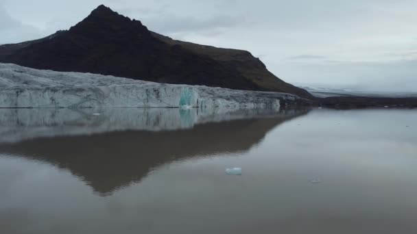 Flying Lake Glacier Tongue End Recent Cracks — Stock Video