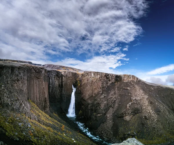 Litlanefoss Cachoeira Hengifoss Com Colunas Basalto Close Panorama — Fotografia de Stock