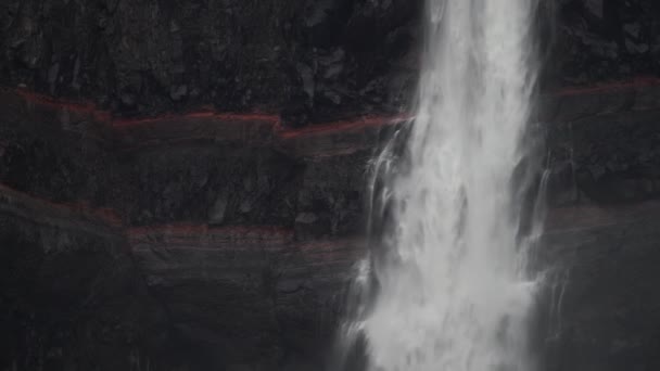 Hengifoss Waterfall Red Stripe Layers Closeup Super Slow Motion — Vídeo de stock