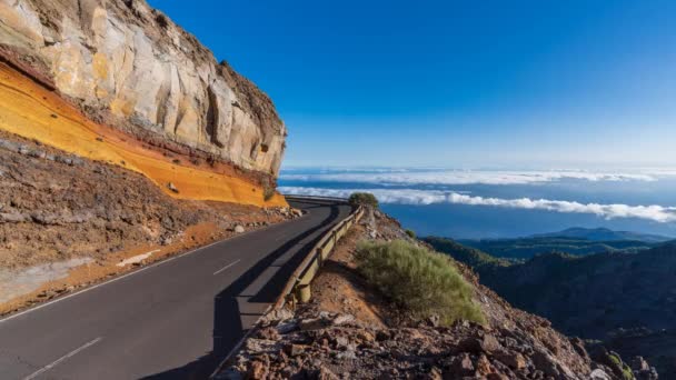 Spectaculaire Timelapse Hoge Berg Gebogen Weg Wolken — Stockvideo