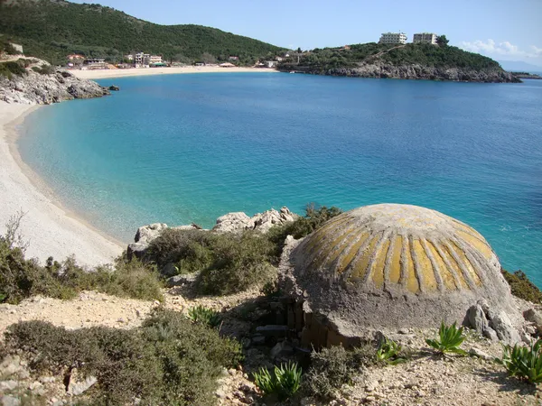 Bunkern på stranden, jal beach, södra Albanien — Stockfoto