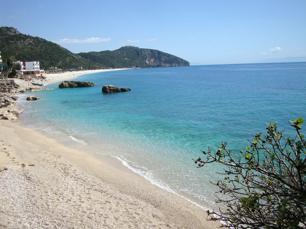 Plage de Drymades, village de Dhermi, Riviera albanaise — Photo