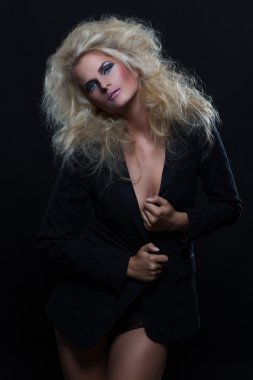 Güzel bir kızın portresi