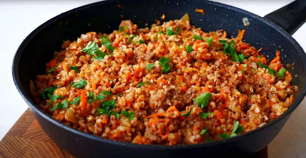 Trigo Sarraceno Guisado Con Carne Picada Verduras Una Sartén Fotos De Stock