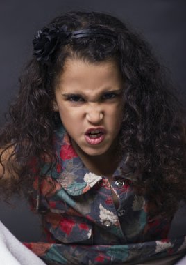 Oldukça sevimli esmerleri kızgın