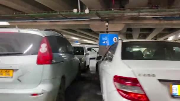 JERUSALEM, ISRAEL-LISTOPAD 13, 2021: Parking podziemny w starym mieście Jerozolima, — Wideo stockowe