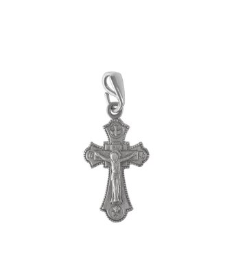 Beyaz arka planda gümüş haç gerdanlığı..