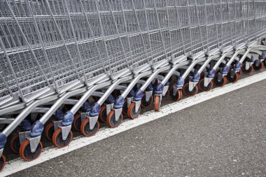 alışveriş arabaları metal