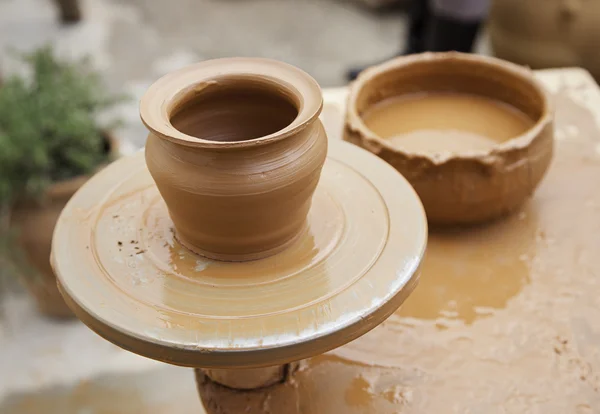 Fabbricazione di vaso di argilla — Foto Stock