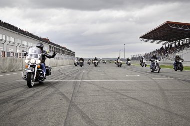 Harley davidson yarış