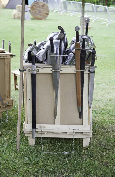 Armi e armature medievali — Foto Stock