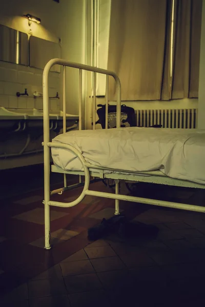 Vecchi Letti Ospedalieri Dettaglio Del Vecchio Ospedale Pazienti — Foto Stock