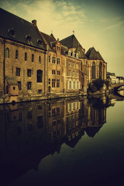 Canal Antiguo Ciudad Gante Detalle Del Turismo Europa —  Fotos de Stock