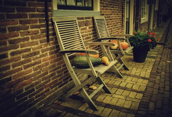 Citrouilles Sur Une Chaise Détail Décoration Halloween — Photo