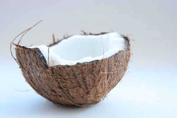 Половина кокоса — стоковое фото