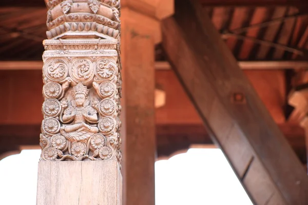 Carved column in temple — Stock Photo, Image