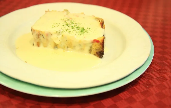 Kuşkonmaz ve mantar pasta peynir sos ile — Stok fotoğraf