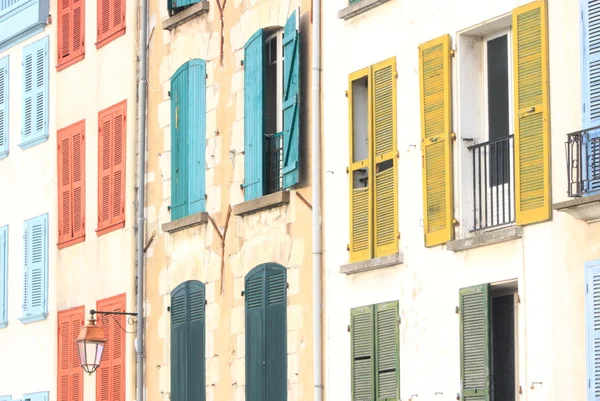 Estores de cor em Bayonne-France — Fotografia de Stock