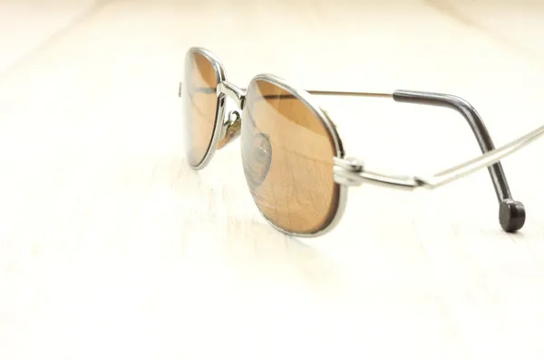 Izolované sluneční brýle — Stock fotografie