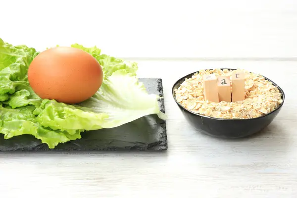 Lechuga y huevo — Foto de Stock