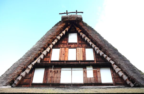Telhado na típica casa japonesa — Fotografia de Stock