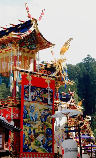 Plováky v řádku takayama festivalu — Stock fotografie