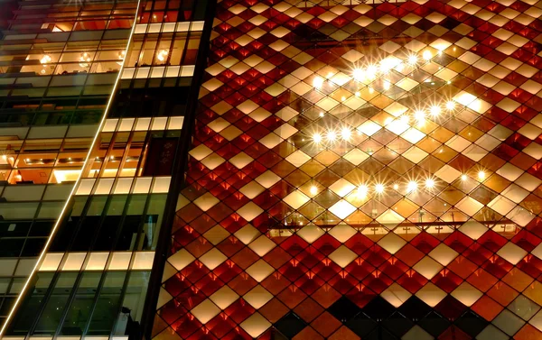 Illuminated skyscraper-Tokyo — Stock Photo, Image