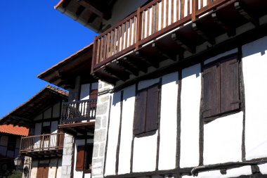 lesaka evleri-navarre