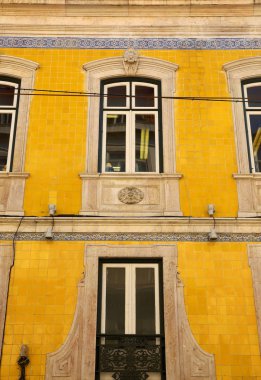 Sarı cephe-Lizbon