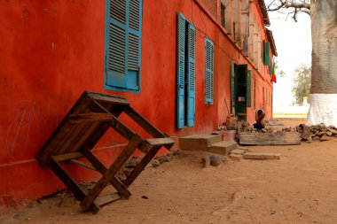 Kırmızı ev-Senegal