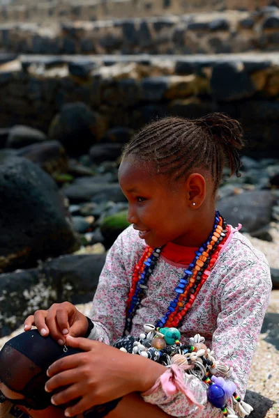 Girl on the beach-Goree — Stock Photo, Image