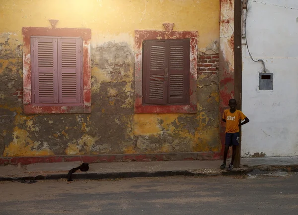 Kid in the street-Saint Louis du Senegal — Stock Photo, Image