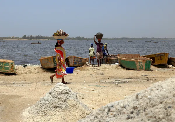 Working in Lake Retba-Dakar — Stock Photo, Image