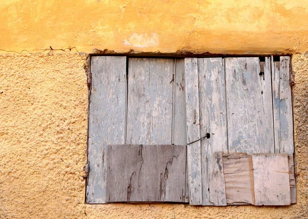 Pequeña ventana rústica-Saint Louis du Senegal — Foto de Stock