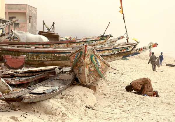 Praying in Guet Ndar-Senegal — Stock Photo, Image