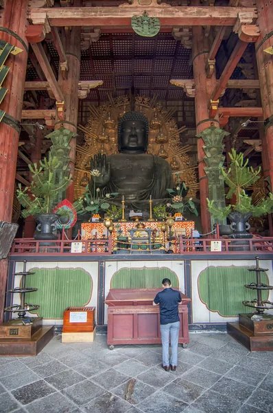 Bouddha dans le Temple Todai-ji à Nara, Japon — Photo