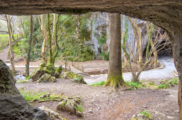 Zugarramurdi-höhlen in navarra — Stockfoto
