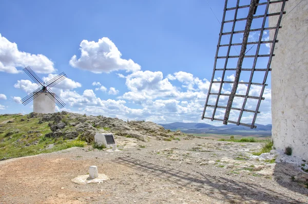 Větrné mlýny v consuegra — Stock fotografie