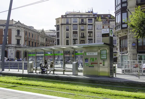 Pio baroja, Straßenbahnhaltestelle in Bilbao — Stockfoto
