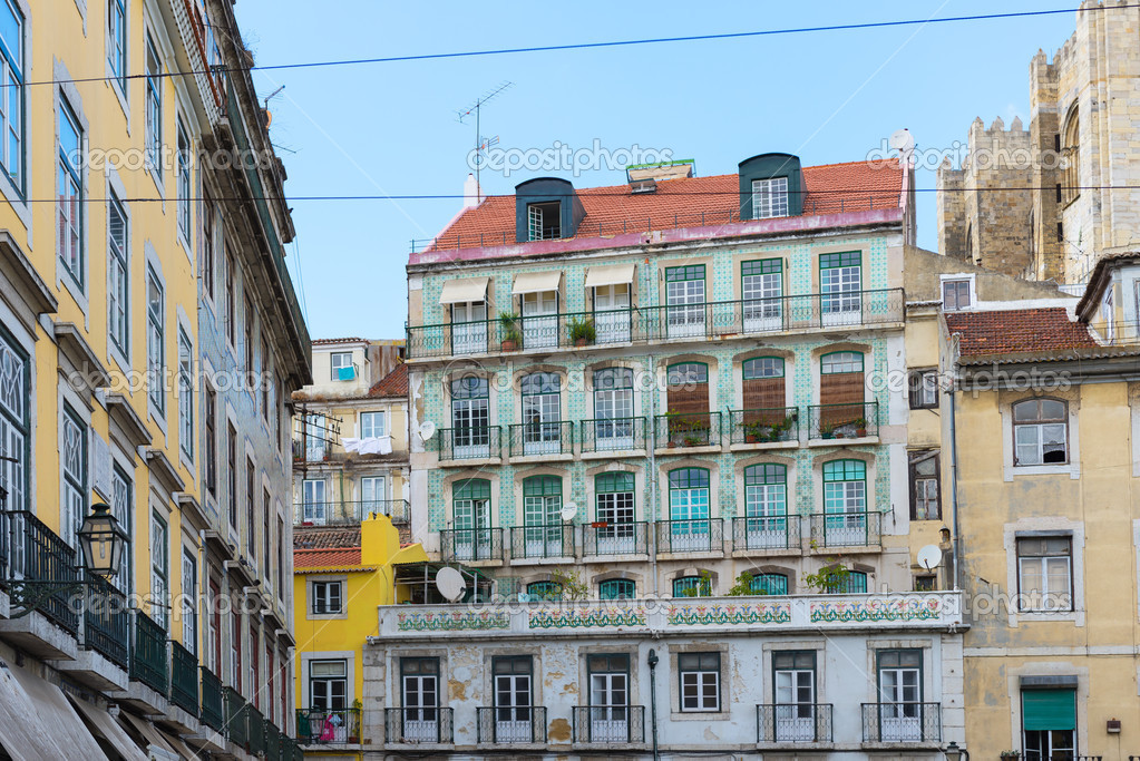 casas típicas em Lisboa — Fotografias de Stock © Changered 36756997