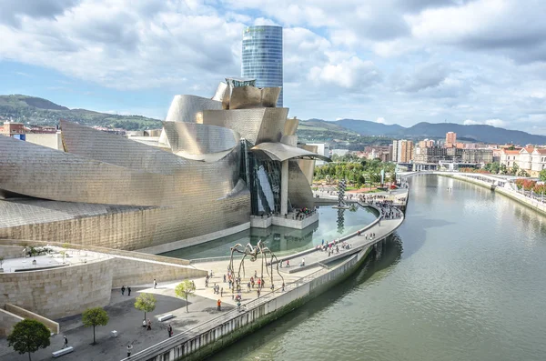 Guggenheimovo muzeum v Bilbau, Španělsko — Stock fotografie