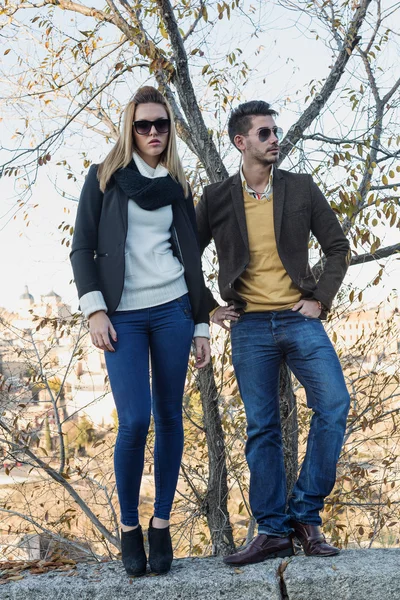 Jong koppel van de mode in de liefde — Stockfoto