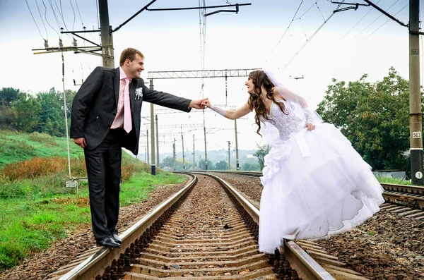 美しい新婚カップル — ストック写真
