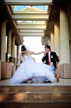 Gelin ve damat onların düğün kutlama üstünde