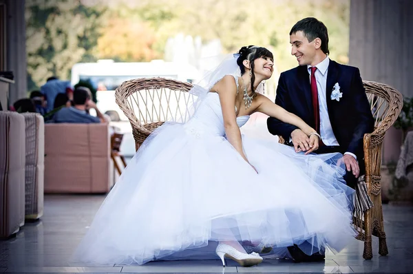 Bride and groom on their wedding celebration — Stock Photo, Image